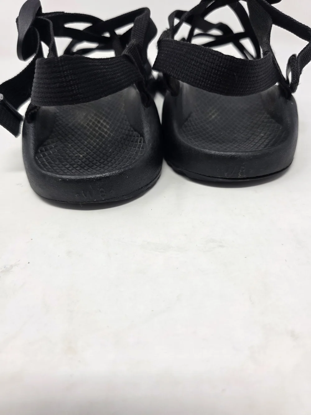 Chaco Black Strappy Sandals Women’s Size 8 ZX/2 Toe Loop Hiking Sport Sandals